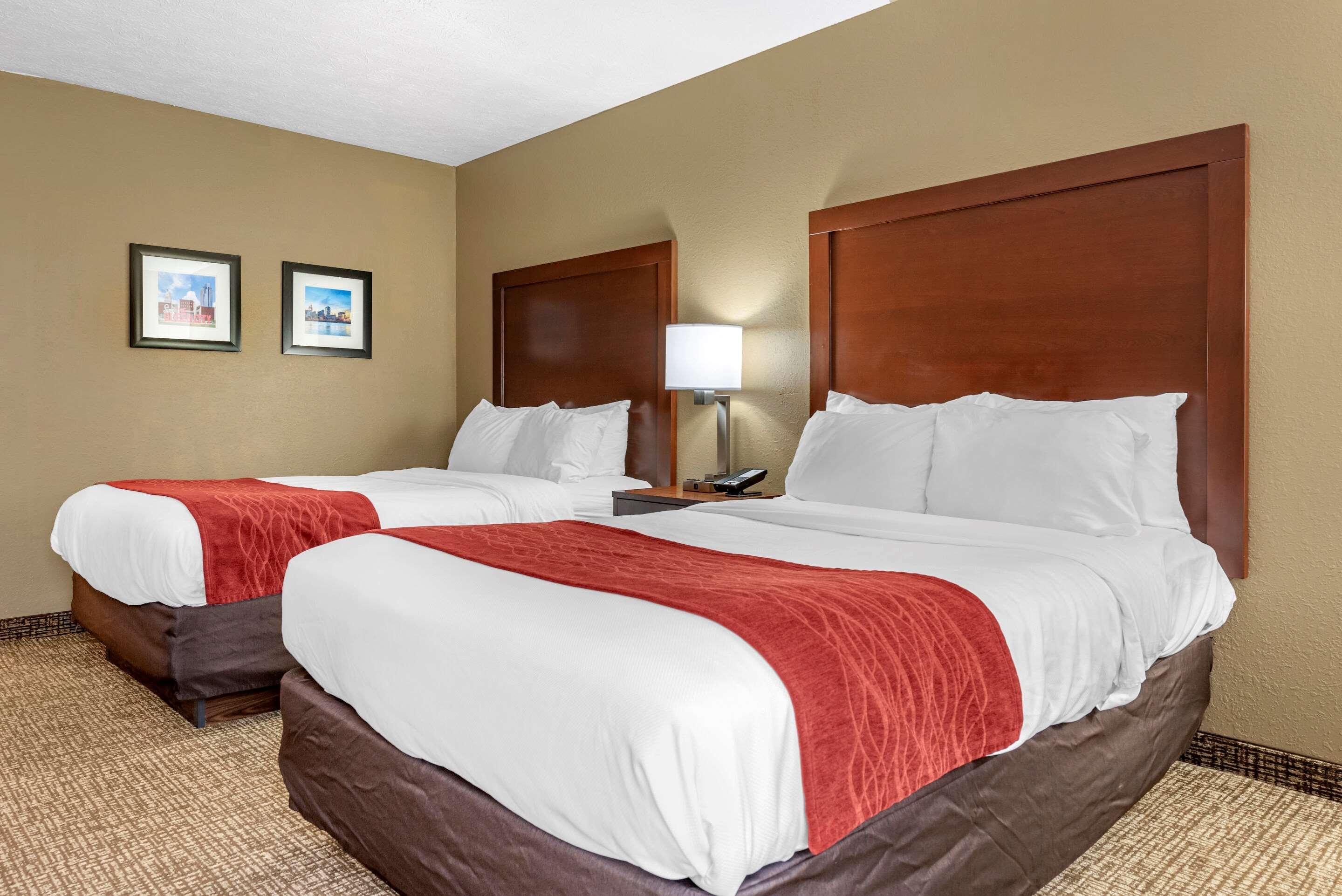 Comfort Inn & Suites Cincinnati Eastgate Exterior photo
