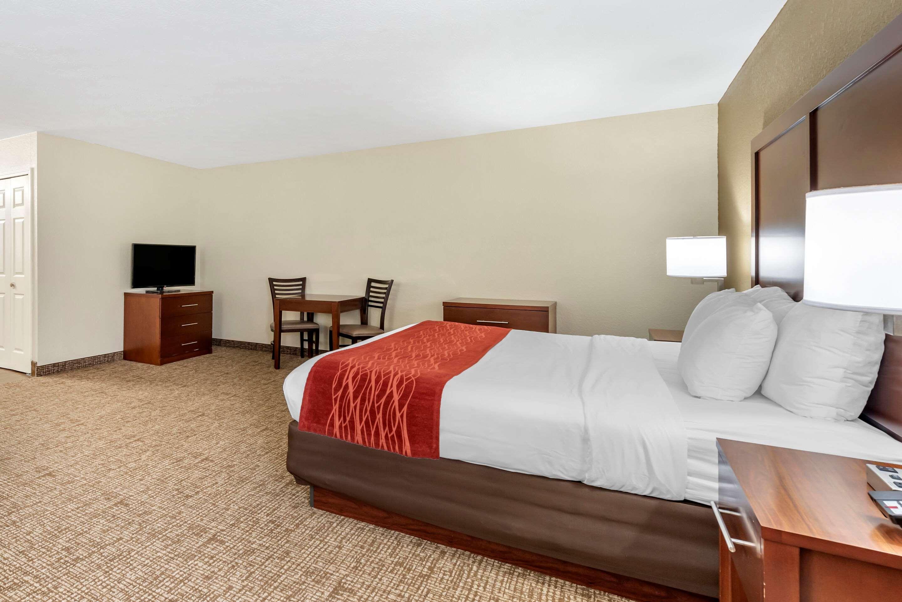 Comfort Inn & Suites Cincinnati Eastgate Exterior photo