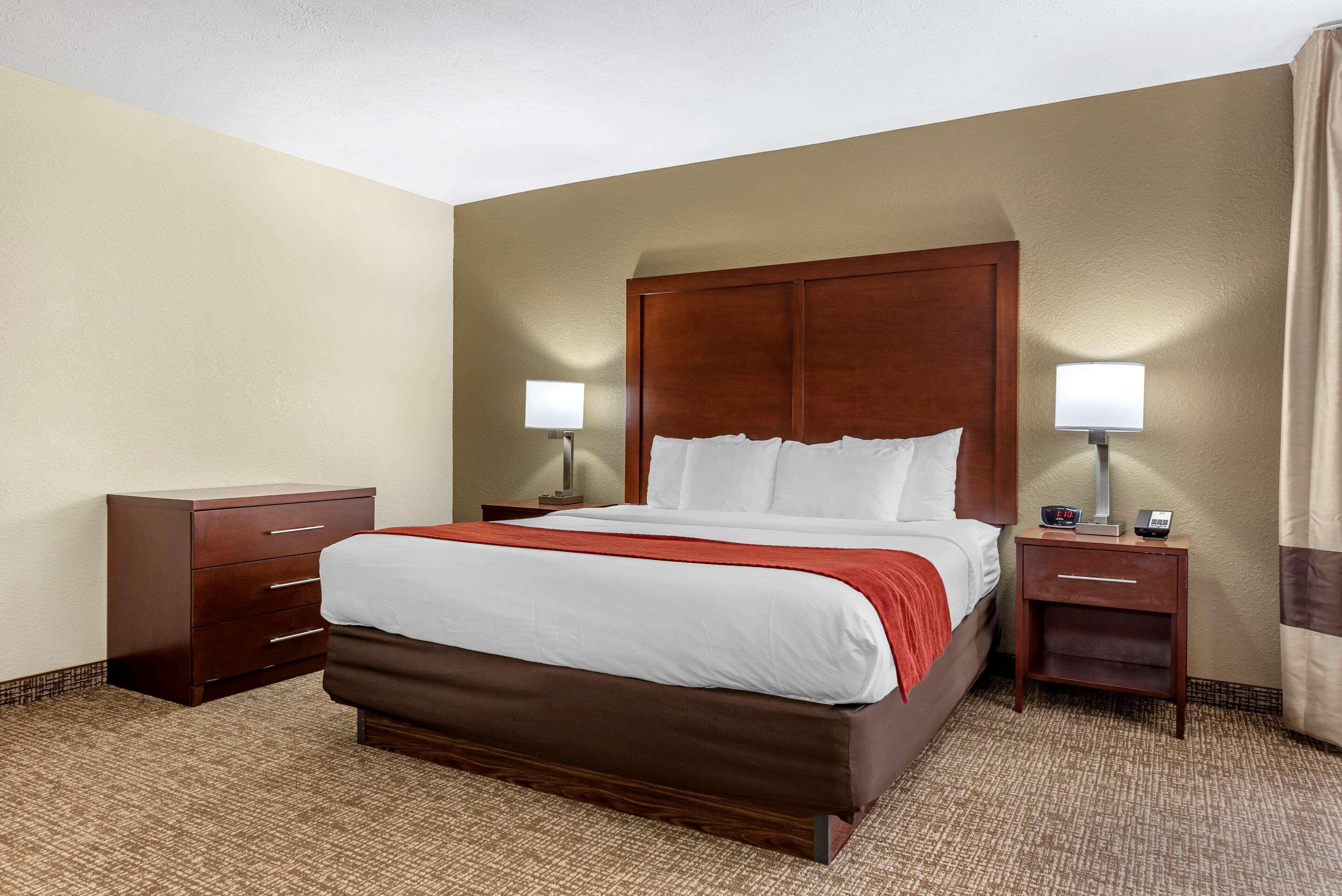 Comfort Inn & Suites Cincinnati Eastgate Exterior photo