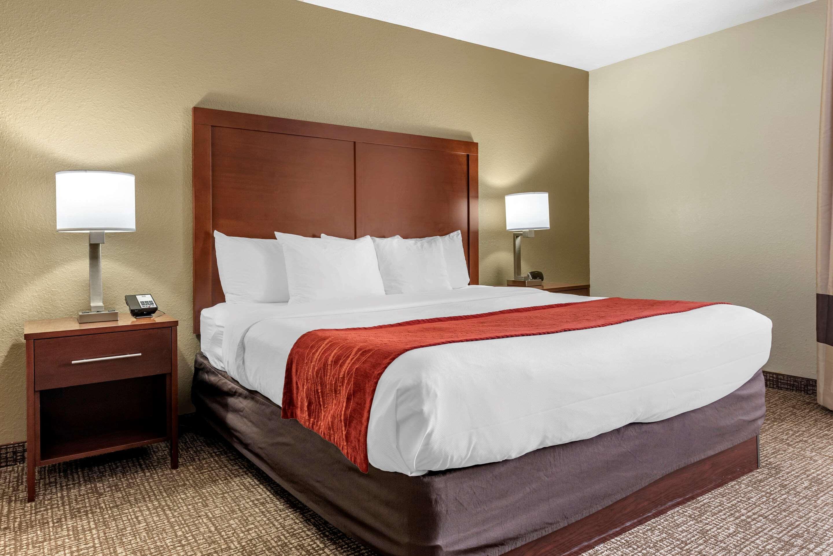Comfort Inn & Suites Cincinnati Eastgate Exterior photo