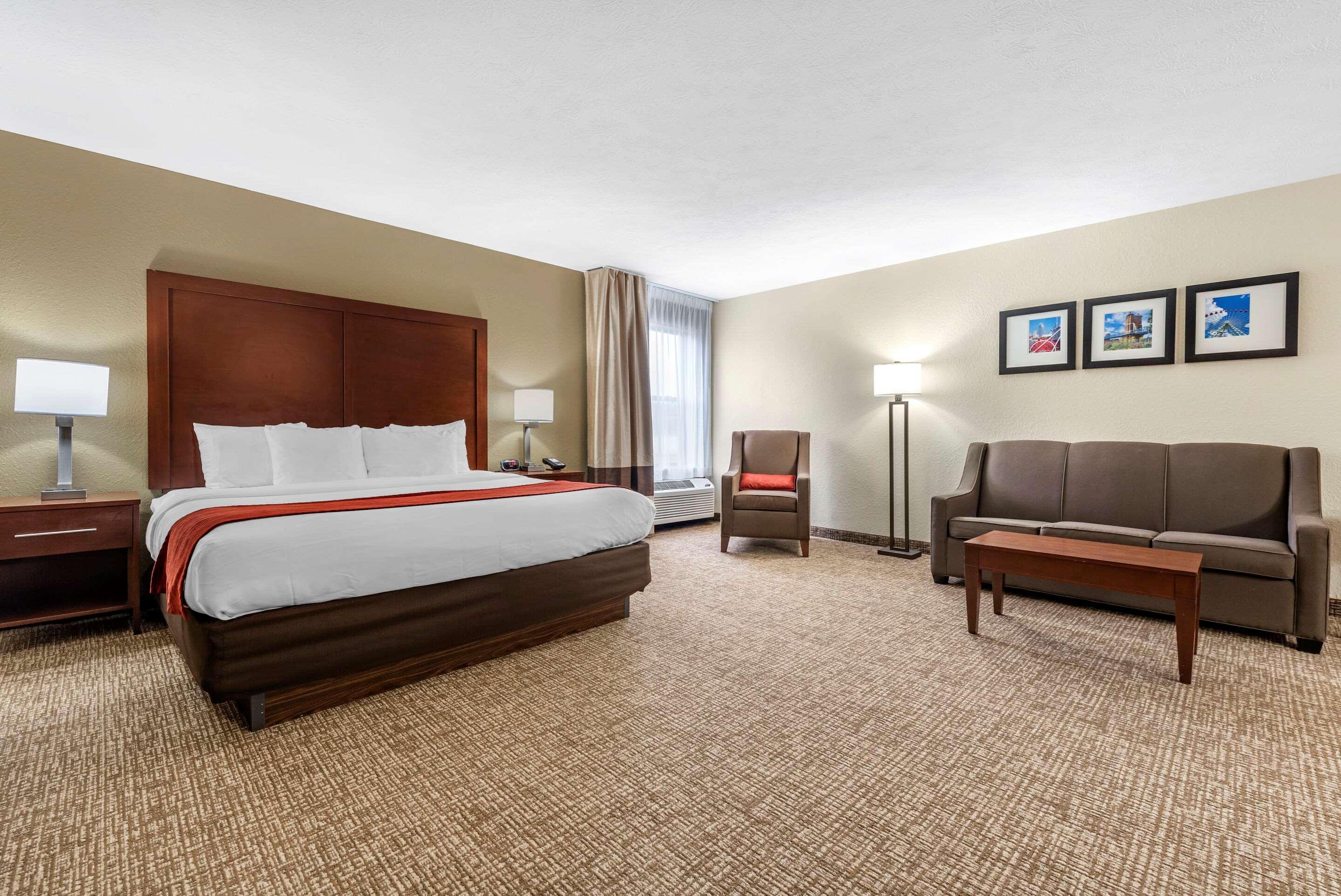 Comfort Inn & Suites Cincinnati Eastgate Exterior photo