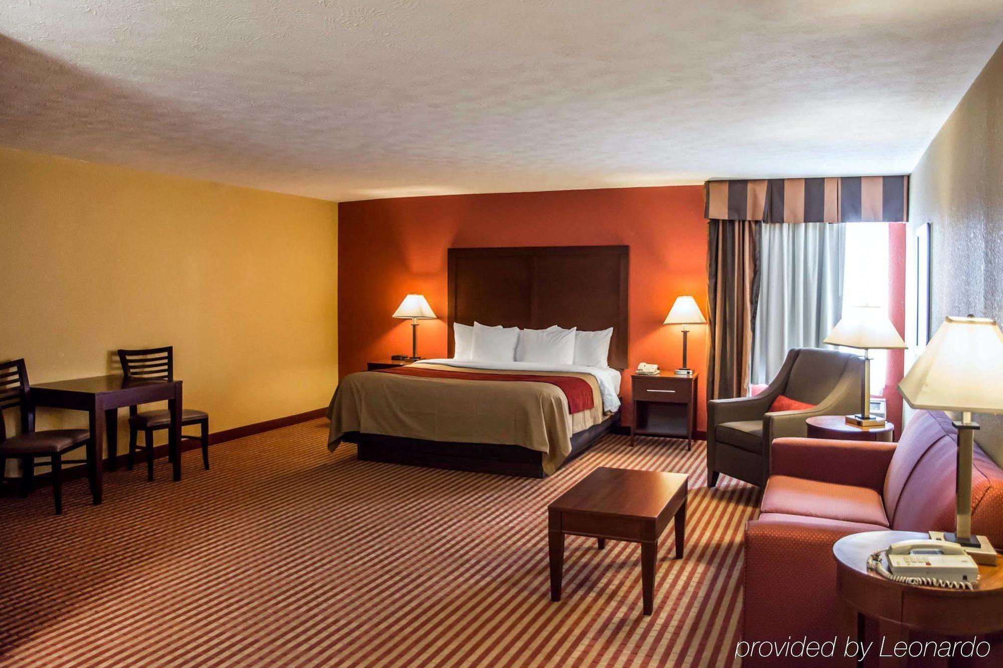 Comfort Inn & Suites Cincinnati Eastgate Exterior photo