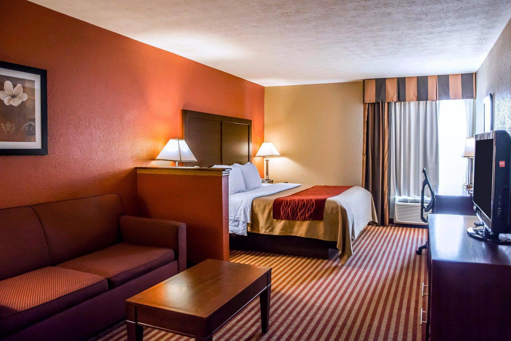 Comfort Inn & Suites Cincinnati Eastgate Exterior photo