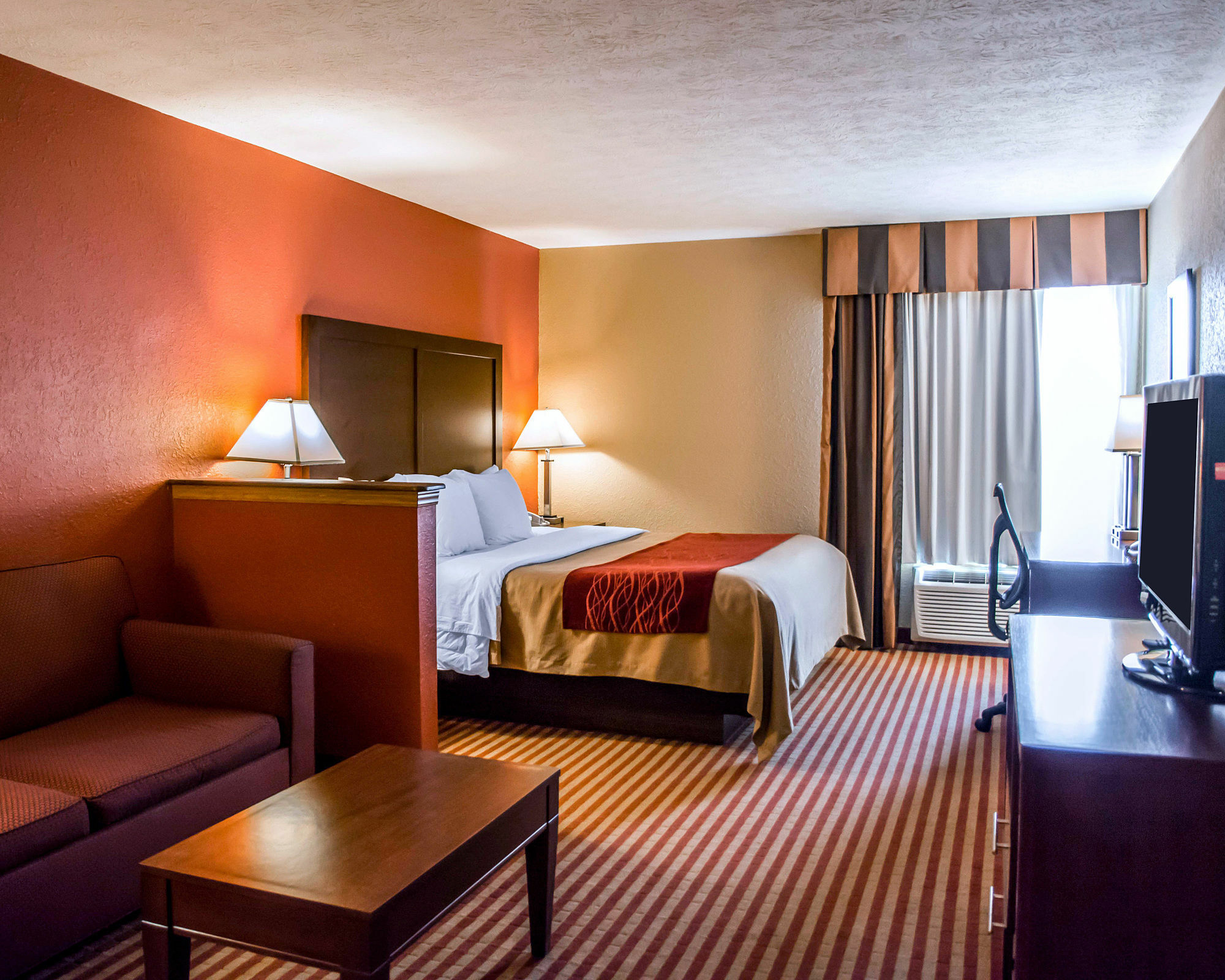 Comfort Inn & Suites Cincinnati Eastgate Exterior photo