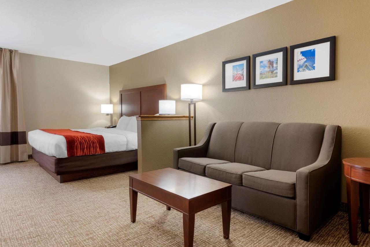 Comfort Inn & Suites Cincinnati Eastgate Room photo